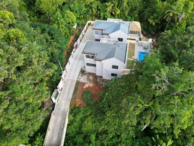 Riverside Retreat Anse Royale Exterior photo